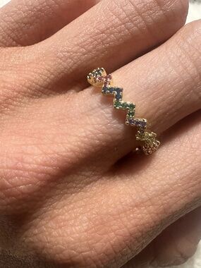 Multicolor zig ring